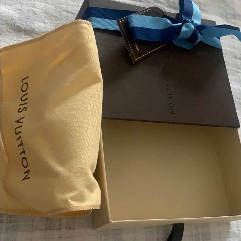 Louis Vuitton box